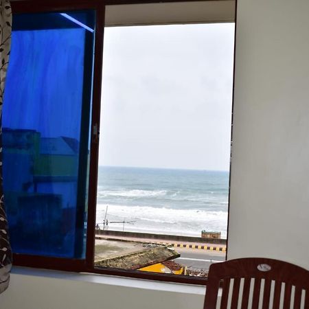 Hotel Lovely Inn ! Puri Esterno foto