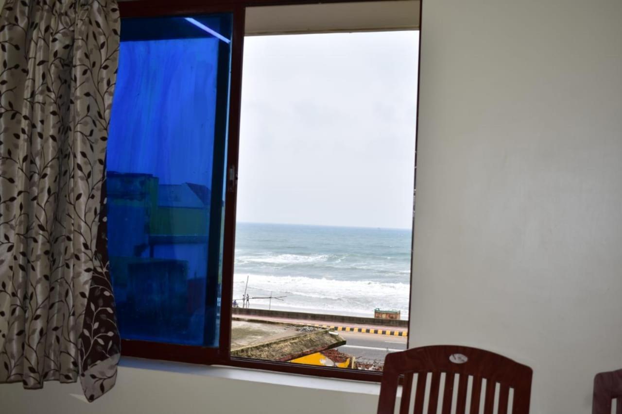 Hotel Lovely Inn ! Puri Esterno foto